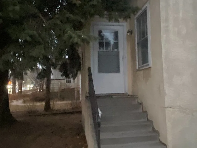 05c80e2edb6f91a885d8c625d221195f-cc_ft_768